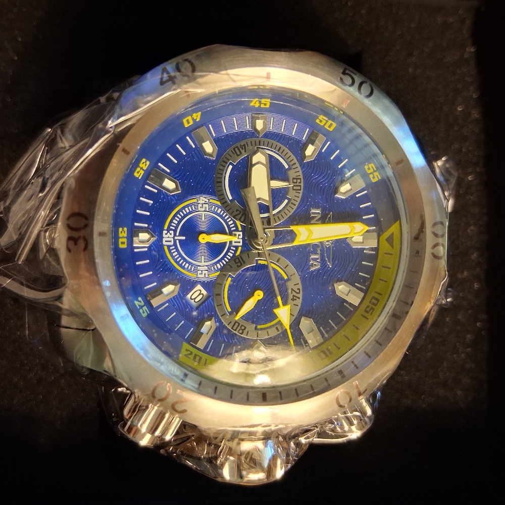 New Invicta venom Chronograph Watch - Picture 6 of 16
